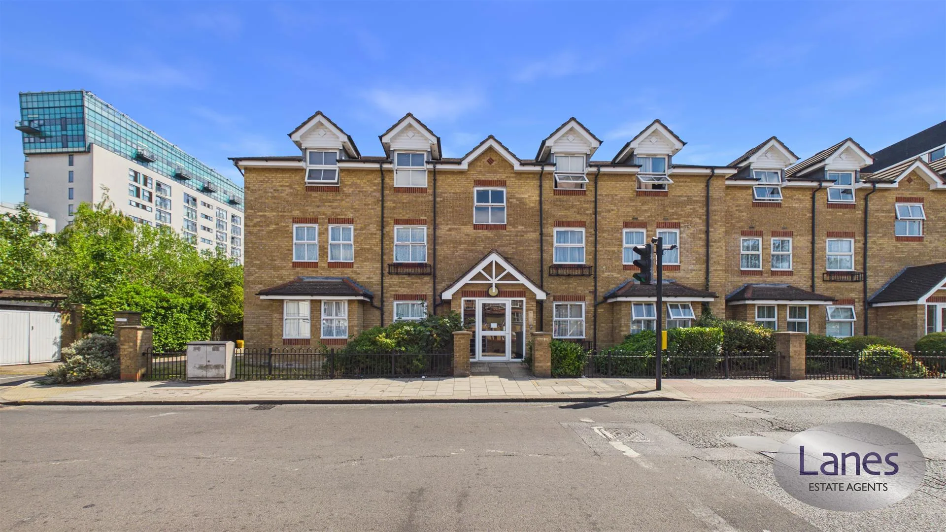 Flat Genotin Road in Greater London