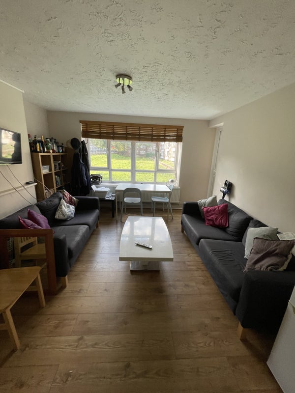 Room Beech Avenue in Greater London