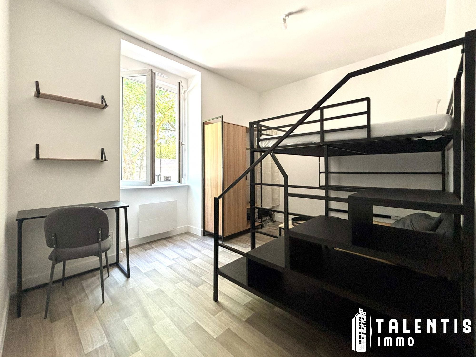 Room Rue Bougainville in Nantes