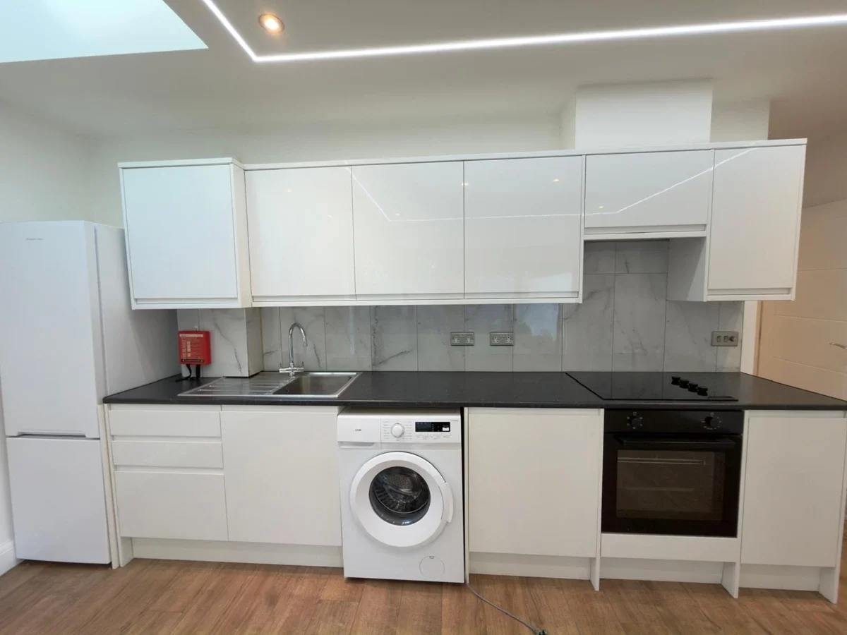 Flat Scarborough Road in Greater London