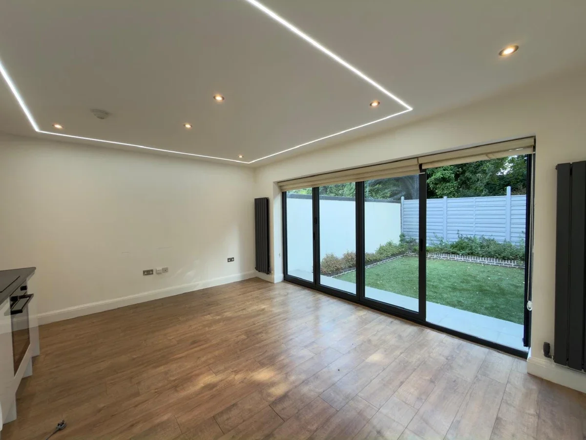 Flat Scarborough Road in Greater London