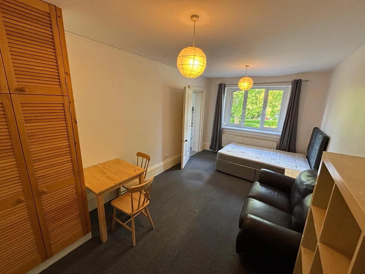 Flat Weetwood House Court in Leeds