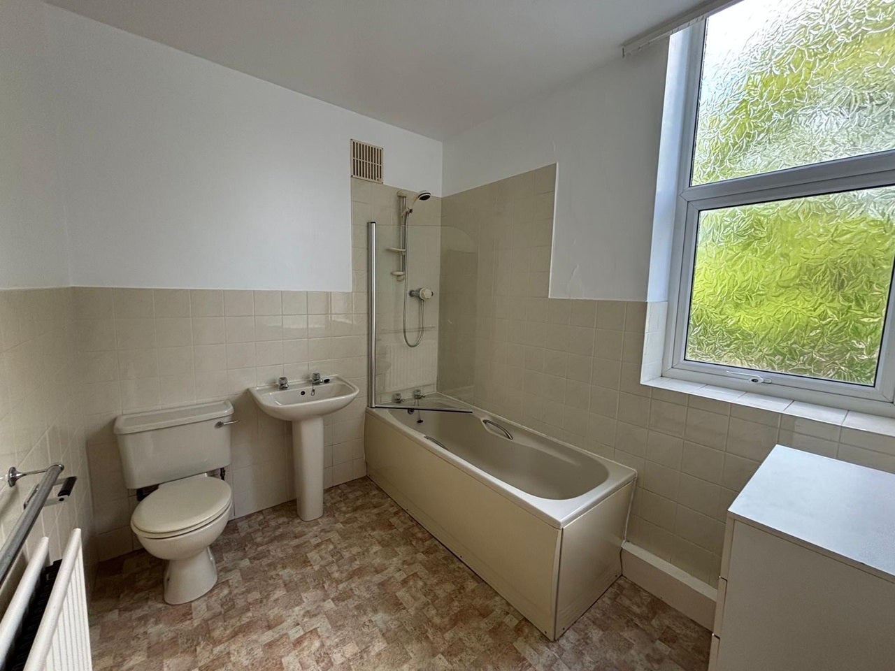 Flat Weetwood House Court in Leeds