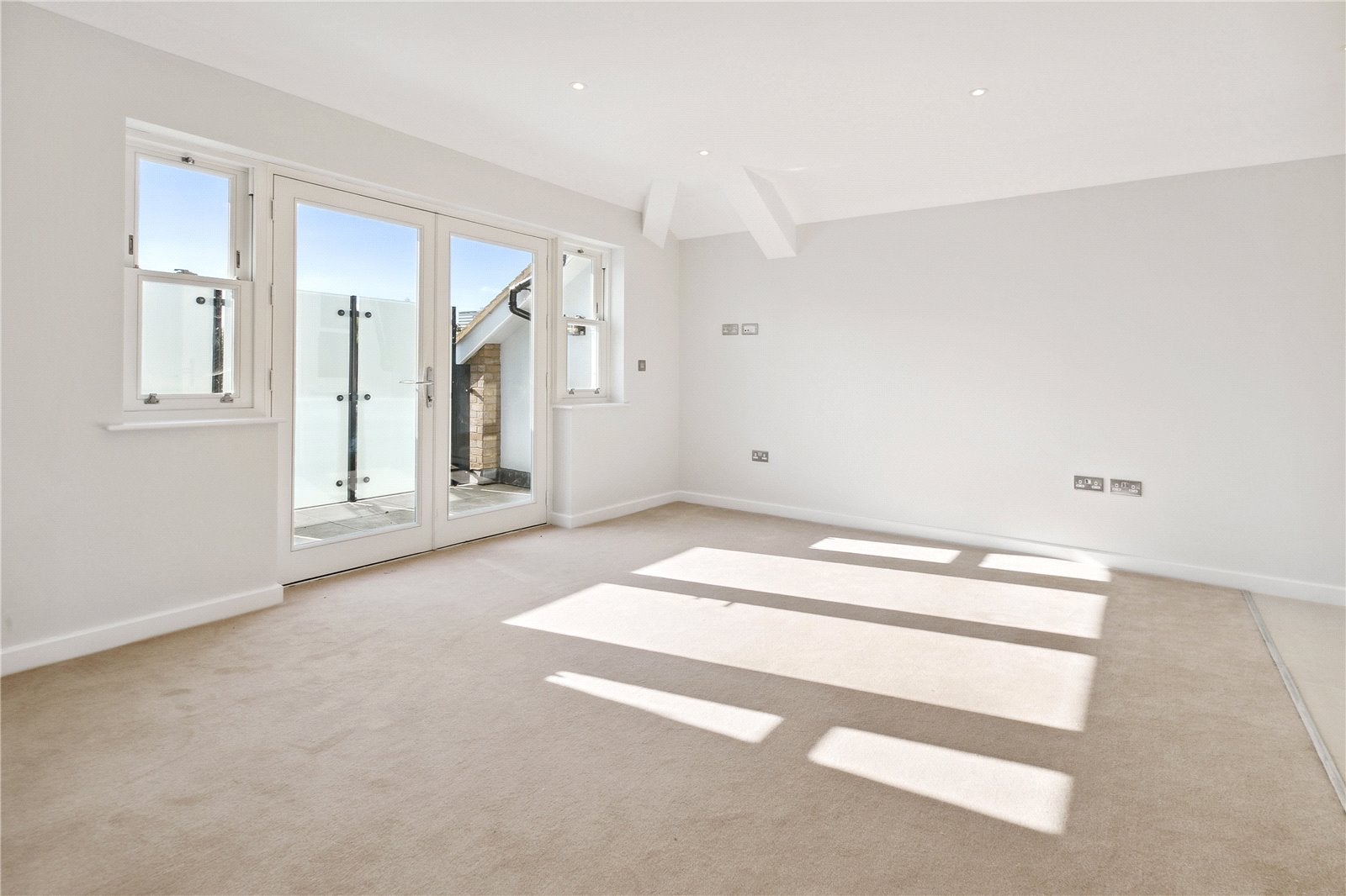 Flat Burlington Gardens in Greater London
