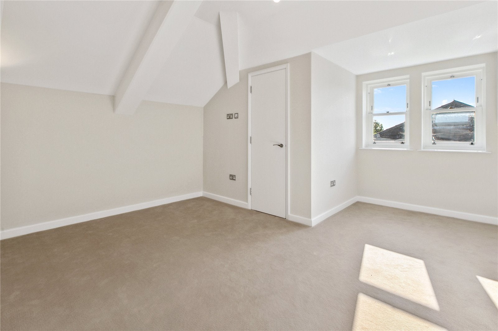 Flat Burlington Gardens in Greater London
