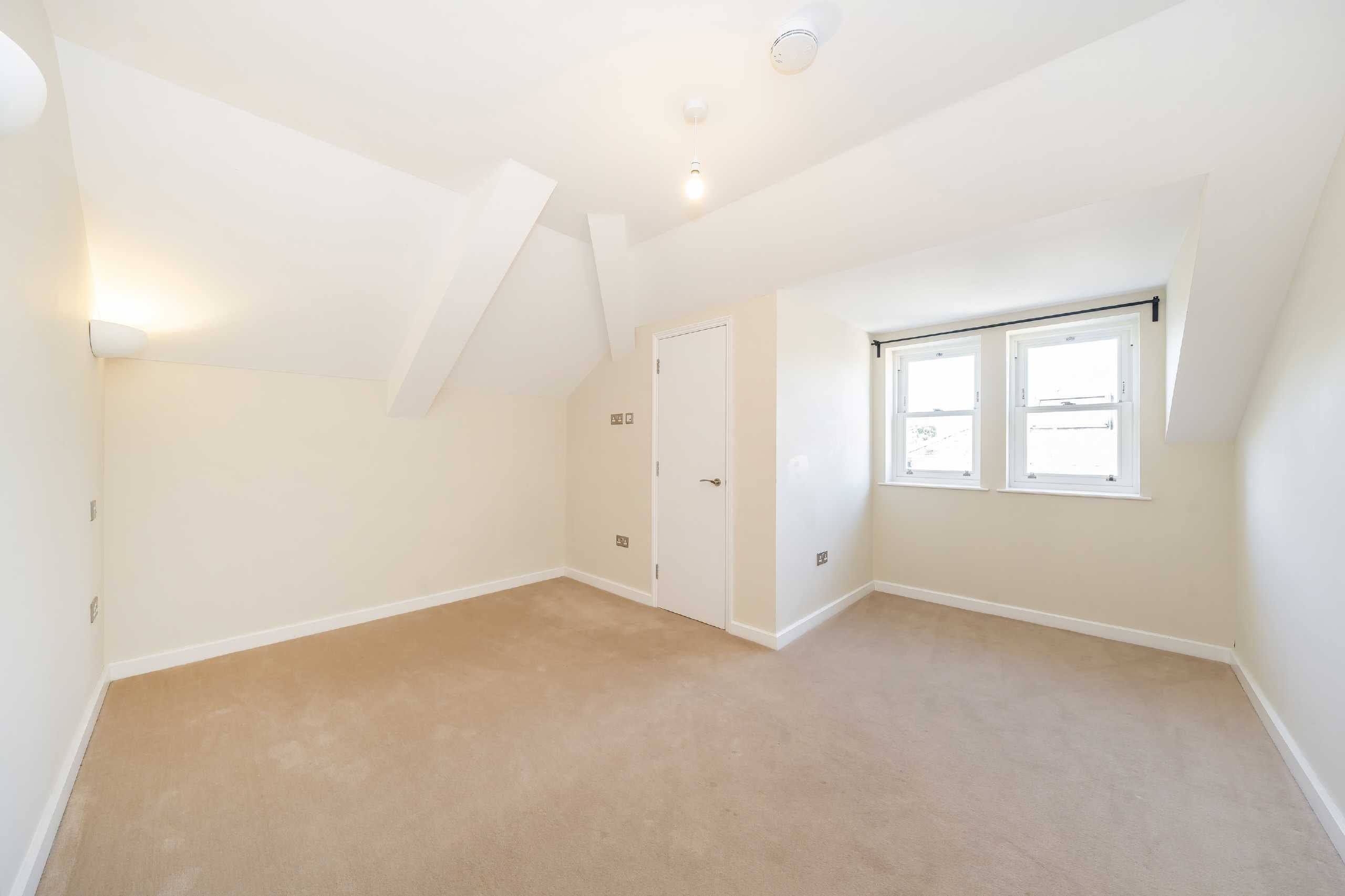 Flat Burlington Gardens in Greater London