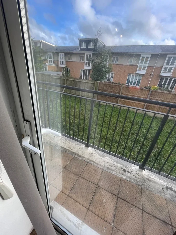 Room Newport Avenue in Greater London