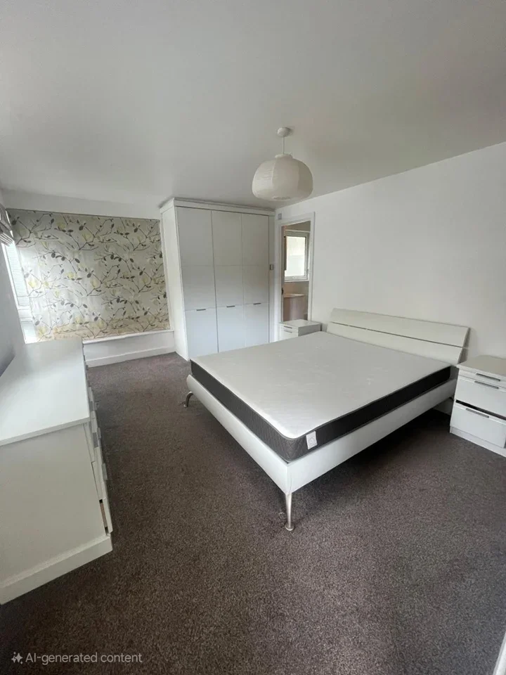 Room Newport Avenue in Greater London