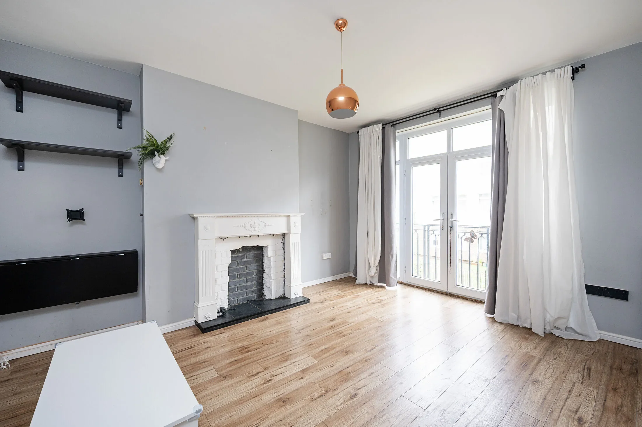 Flat Turin Street in Greater London