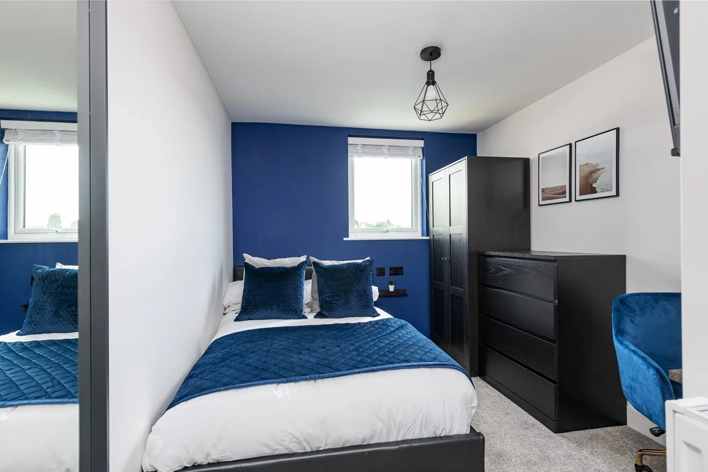 Room Berber Road in Strood