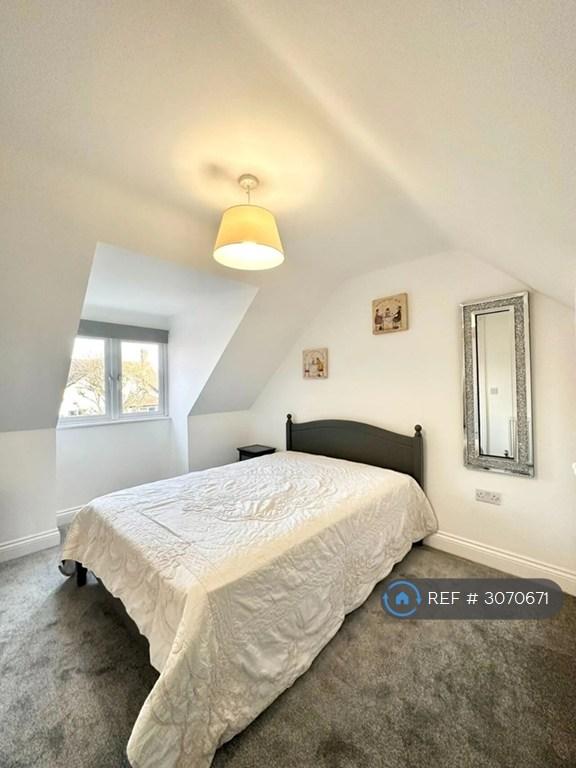 Room Mead Lane in Arun