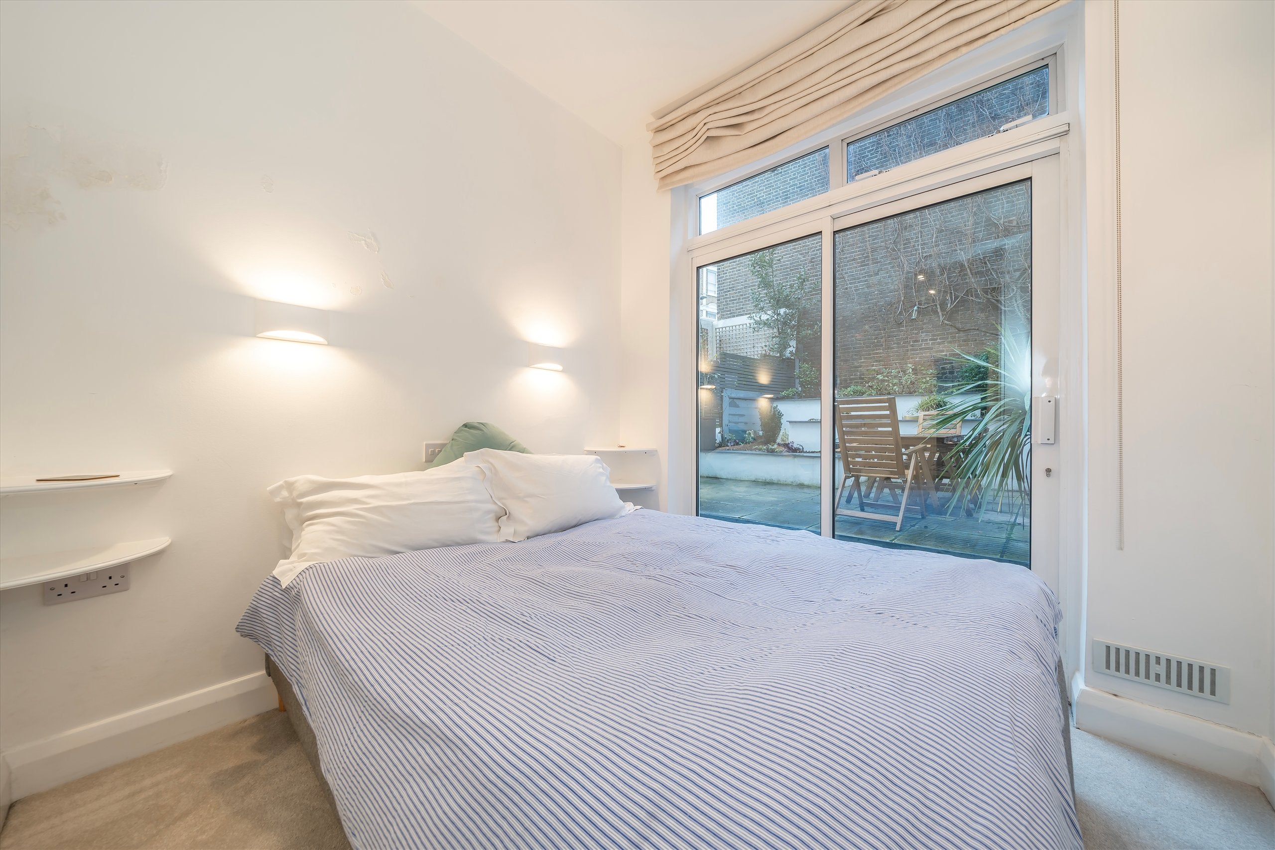 Flat Maclise Road in Greater London