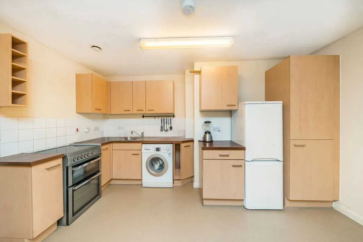 Room Southcott Road in Greater London