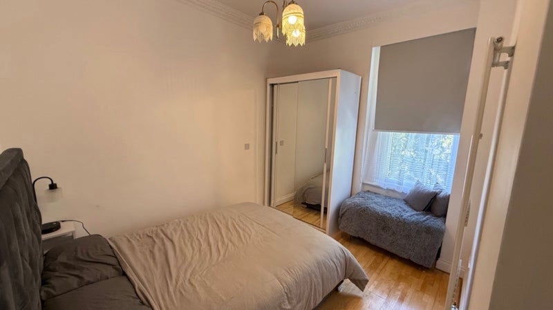 Room Kensington Gardens Square in City of Westminster