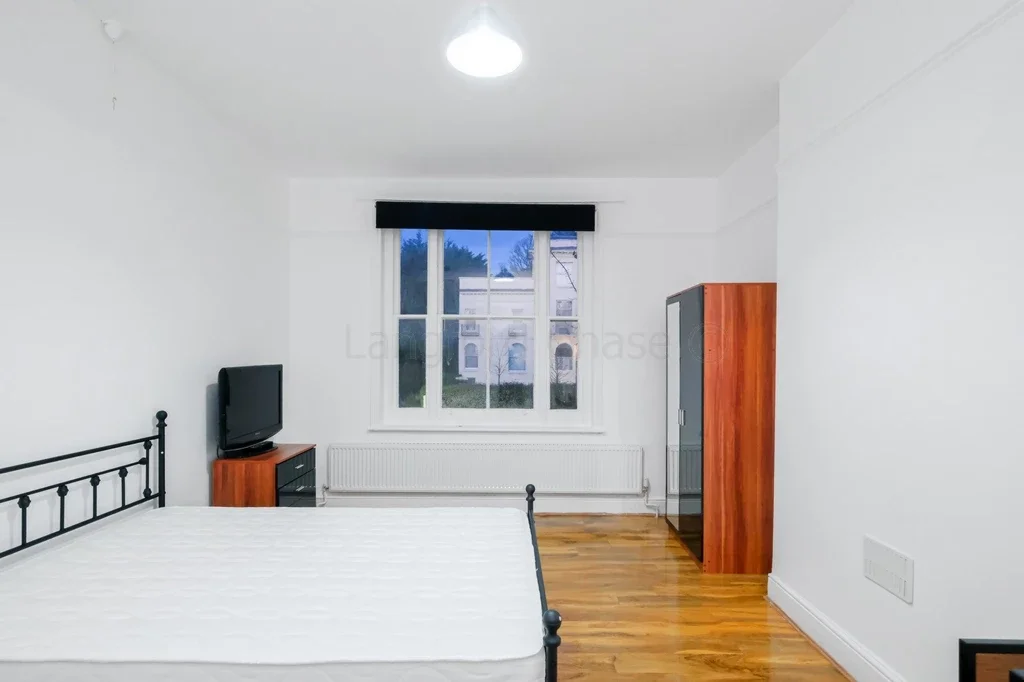 Room North Hill in Greater London