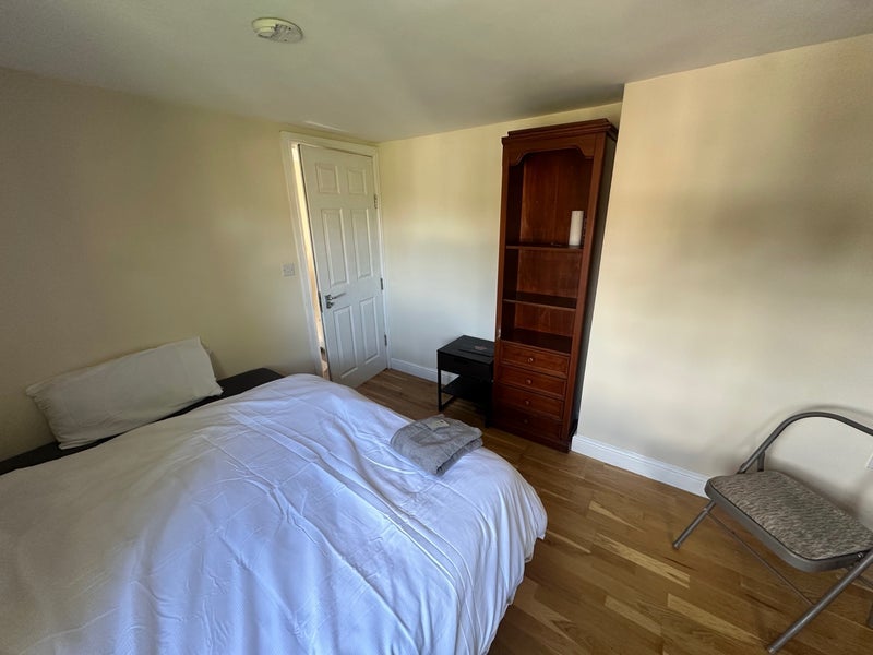 Room Wylands Road in Slough