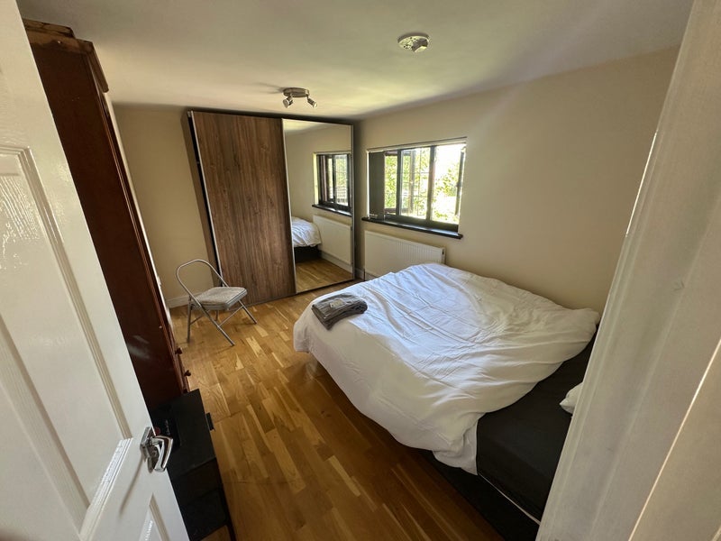Room Wylands Road in Slough