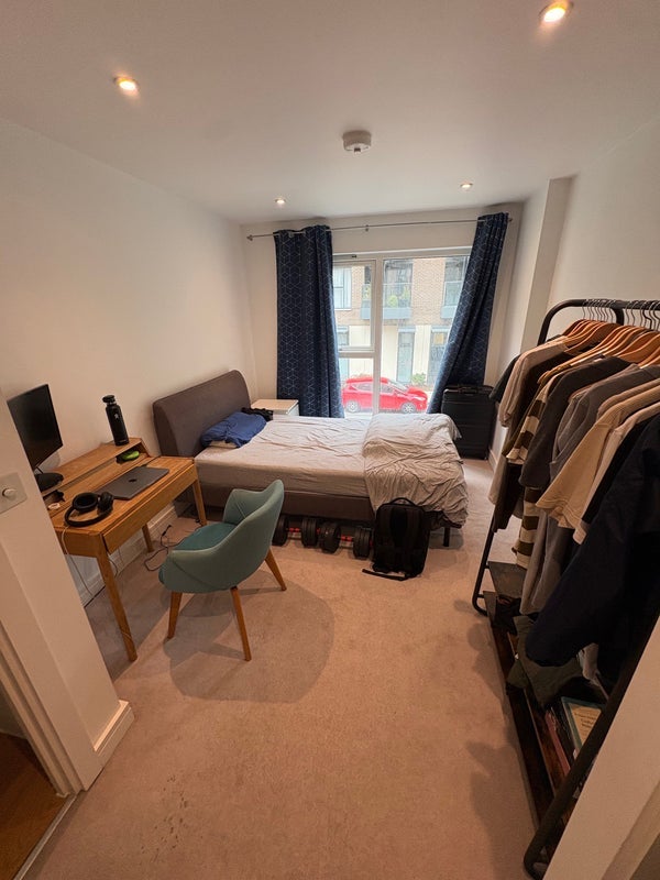 Room Fairbourne Road in Greater London