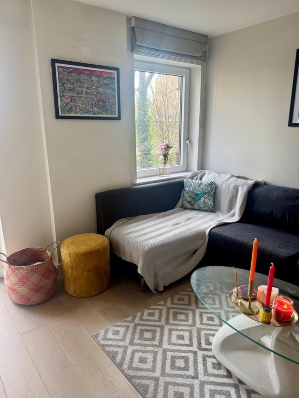 Room Wharf Road in Greater London