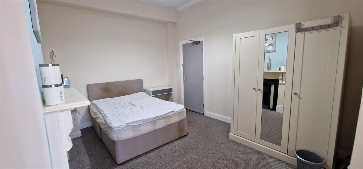 Room Hedon Road in Hull
