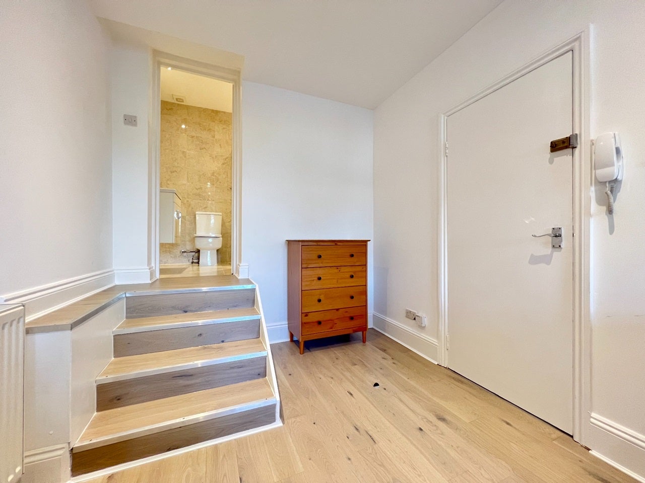 Flat New Park Road in Greater London