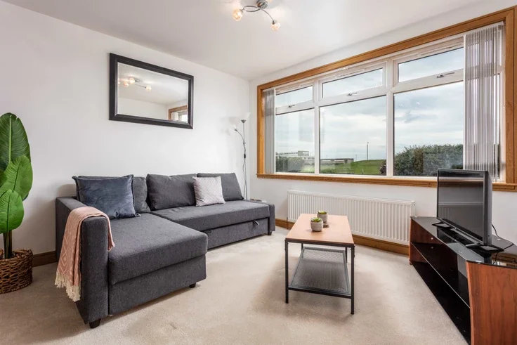 Flat Blackburn Drive in Ayr