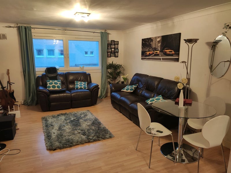 Room Cavendish Place in Glasgow