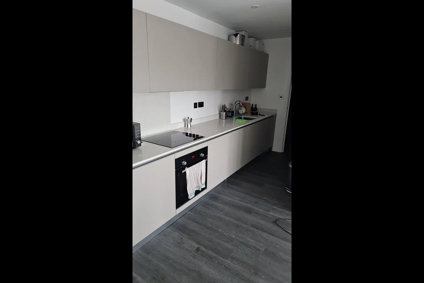 Room Riverside Close in Greater London
