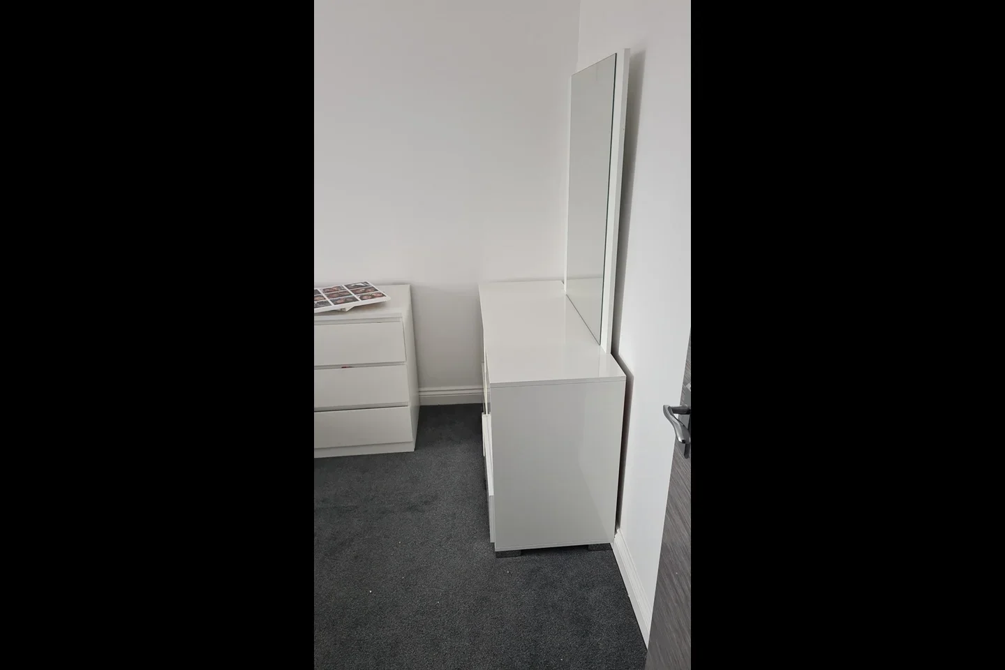 Room Riverside Close in Greater London