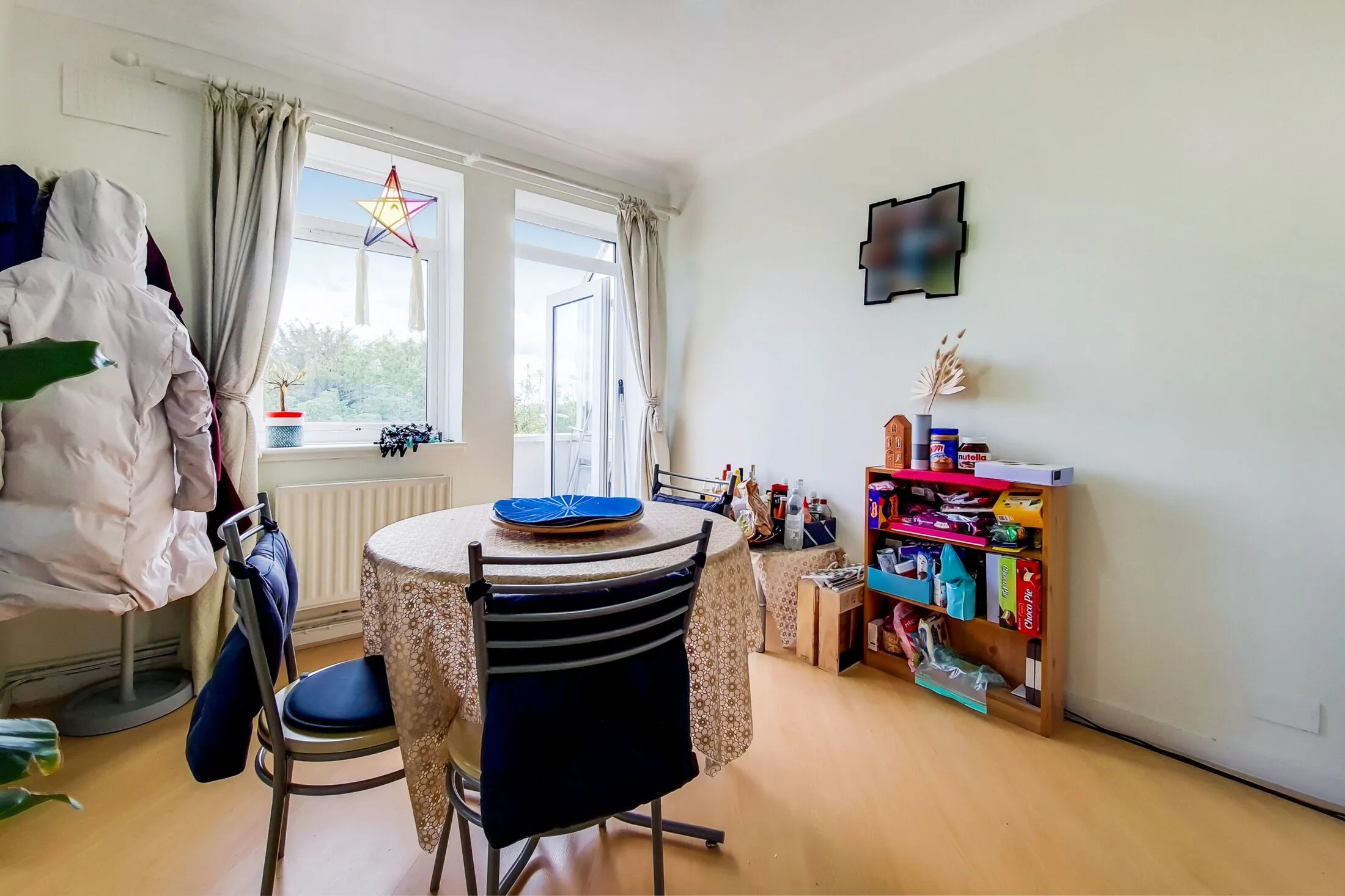 Flat Kingston Hill in Greater London