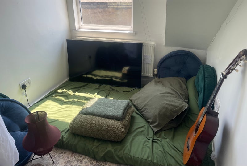 Room Tollington Road in Greater London