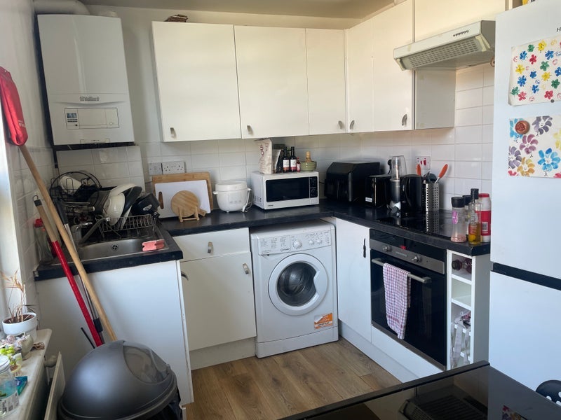 Room Tollington Road in Greater London