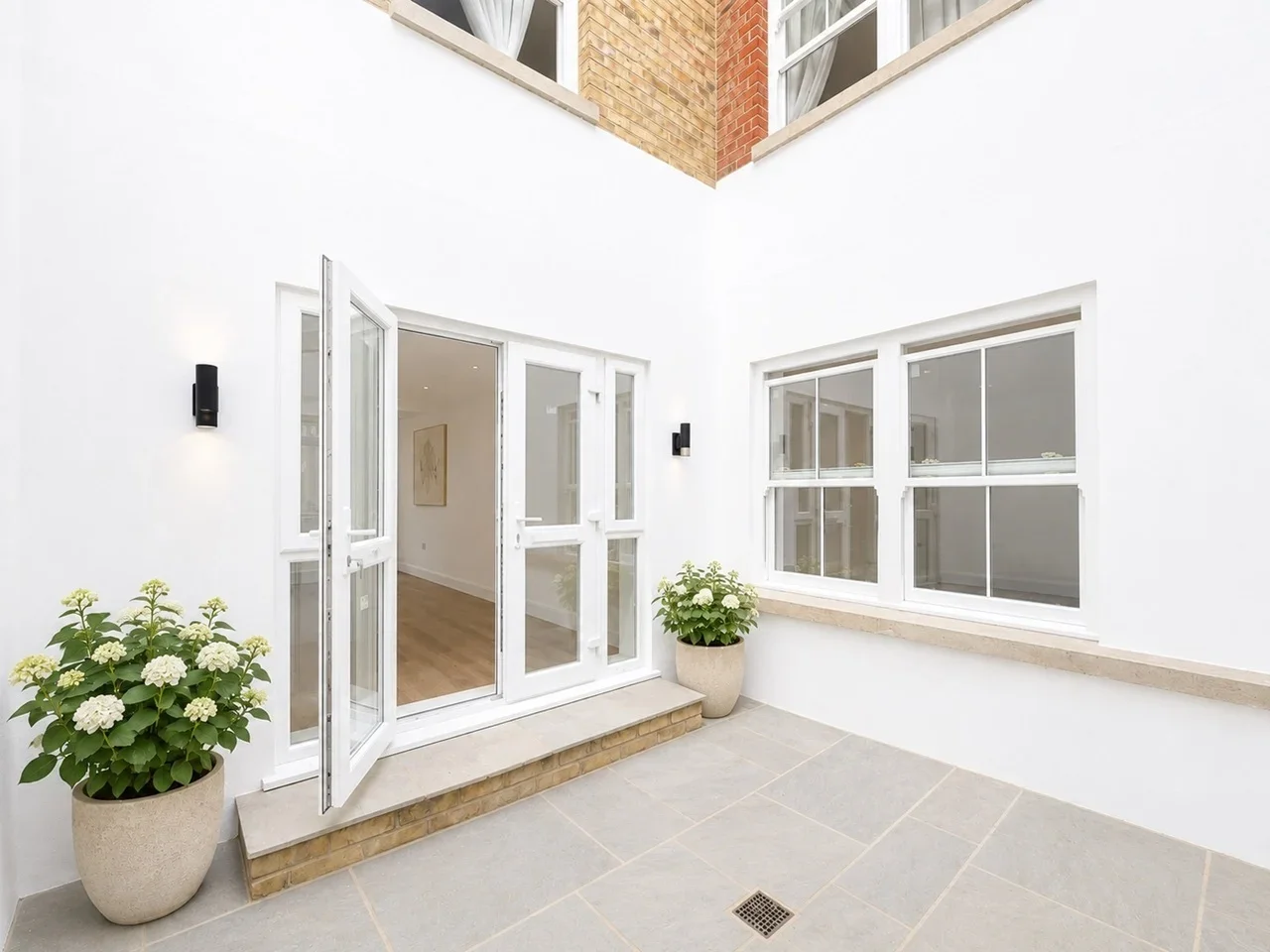 Flat Bushey Grove Road in Hertsmere