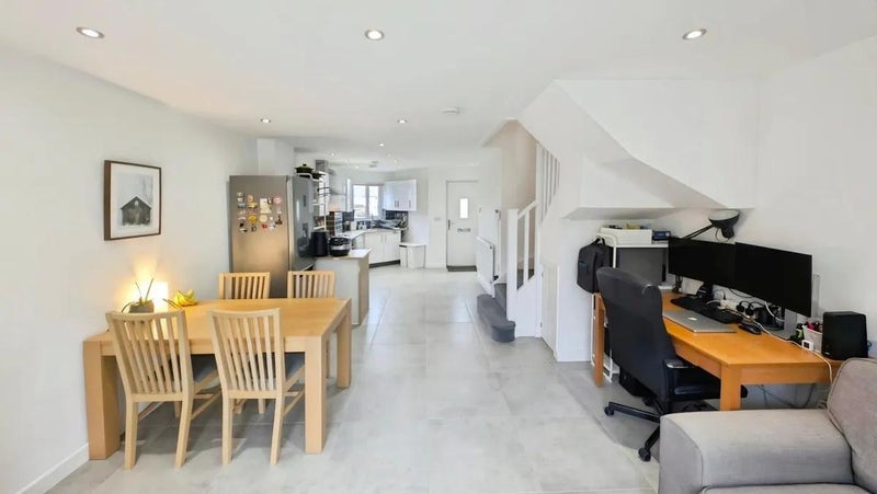 Room Courtfield Grove in Bristol