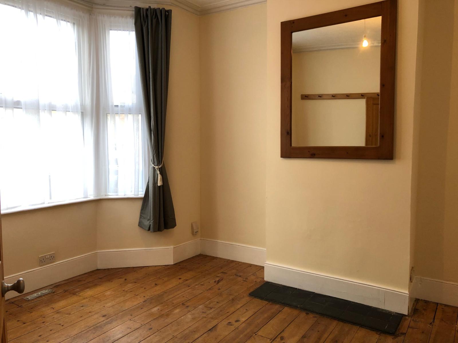 House Cheddington Road in Greater London
