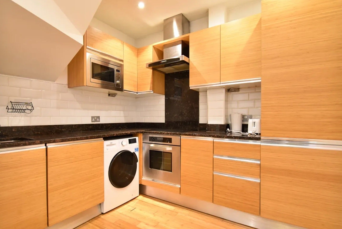 Flat Westferry Road in Greater London