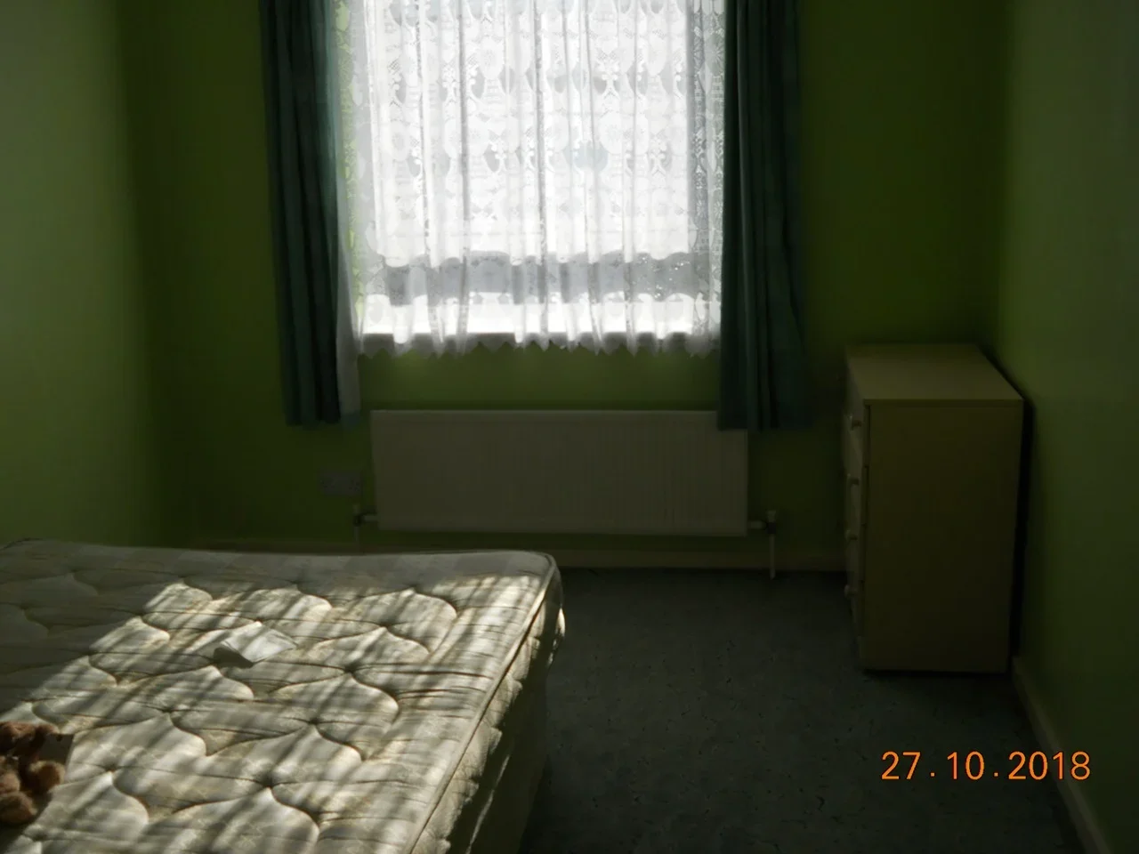 Room Garratt Lane in Greater London