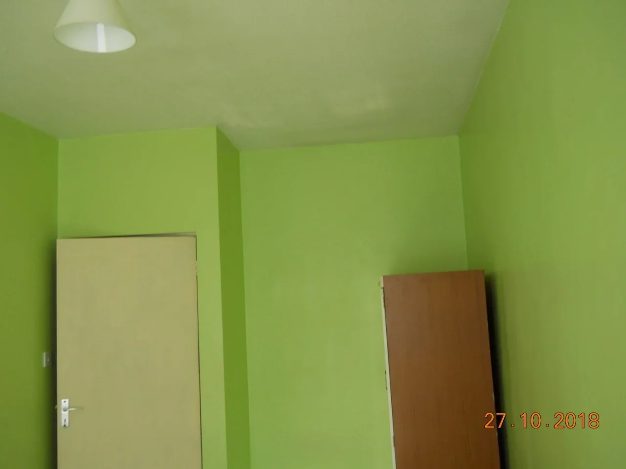 Room Garratt Lane in Greater London