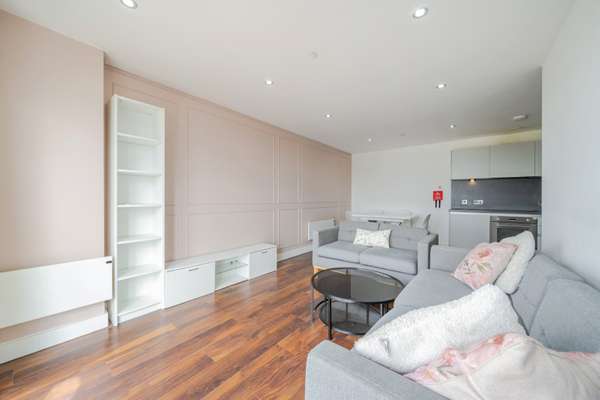 Flat Trinity Way in Salford