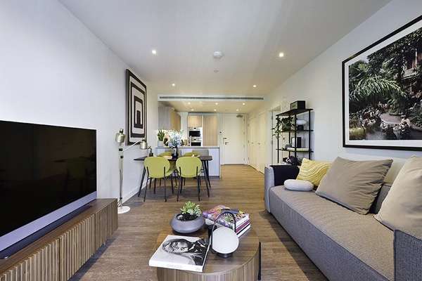 Flat Lanchester Way in Greater London