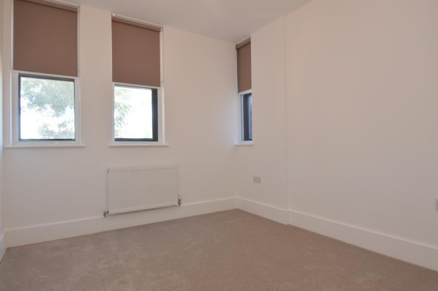 Flat Central Walk in Wokingham