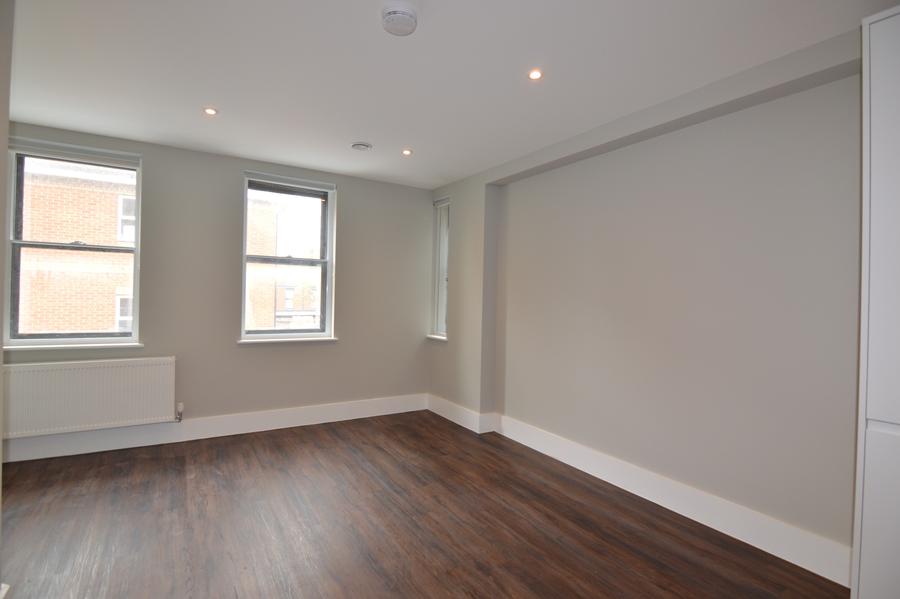 Flat Central Walk in Wokingham