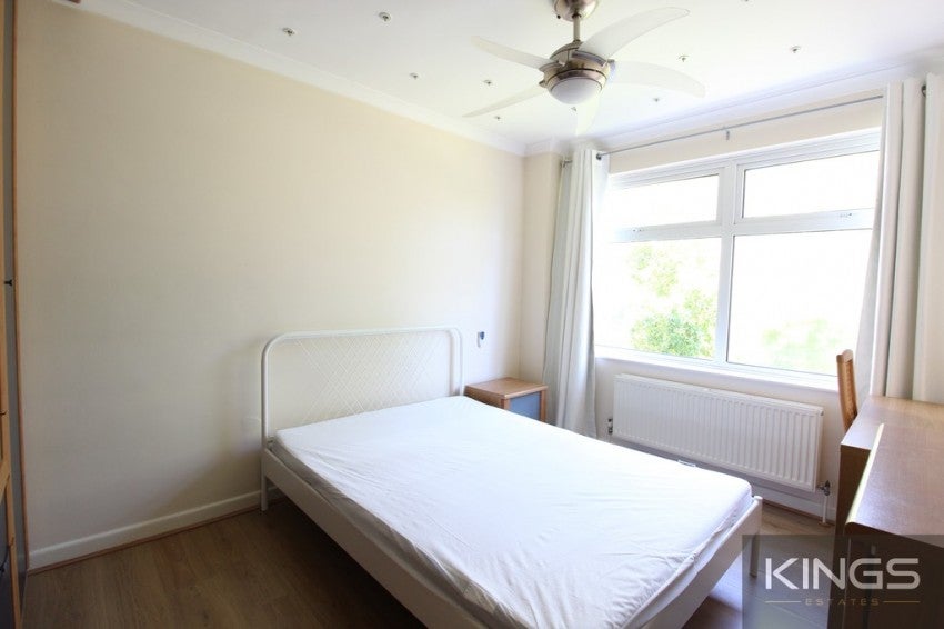 Flat Tennyson Road in Southampton