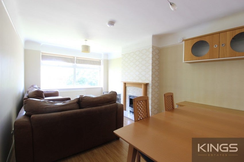 Flat Tennyson Road in Southampton