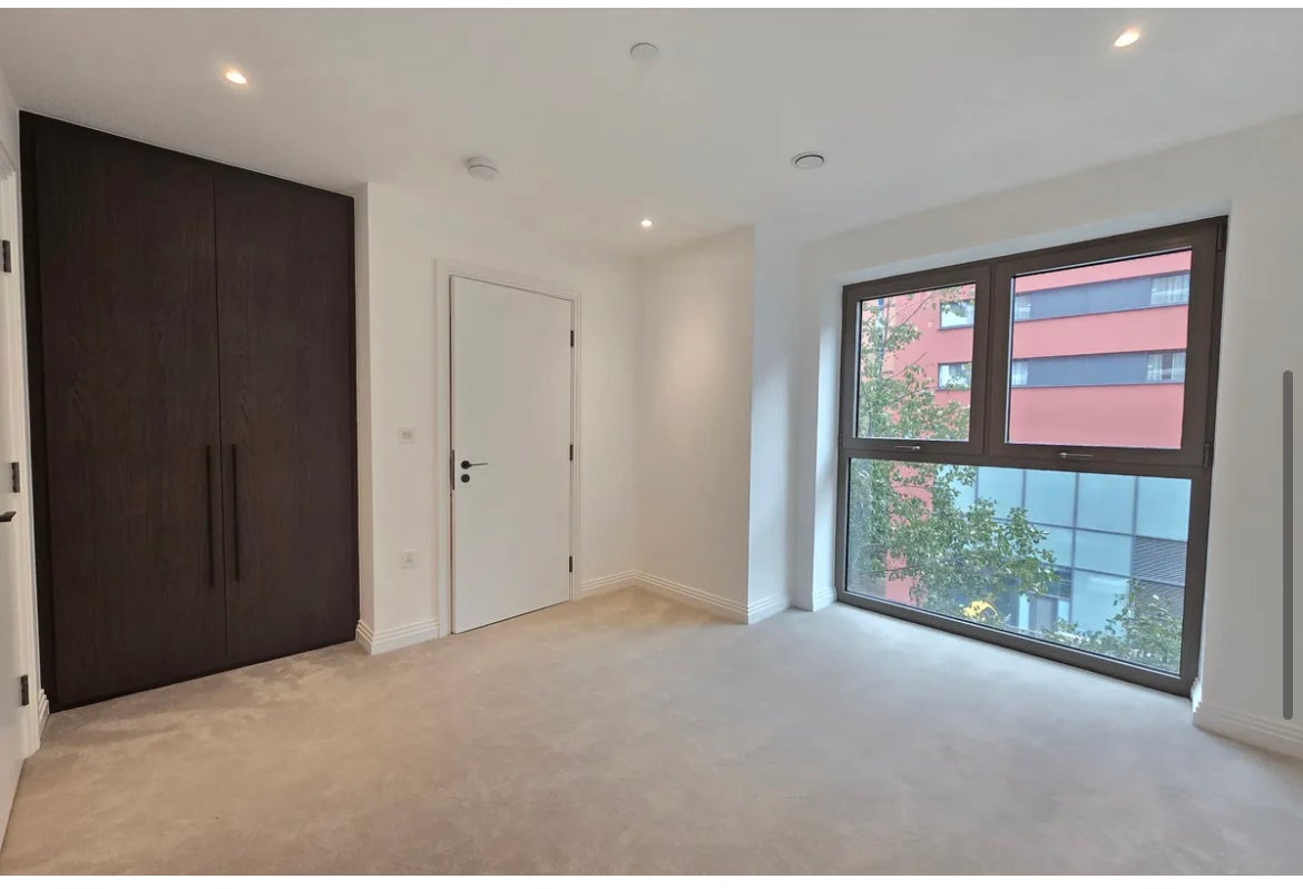 Flat Laura Place in Greater London