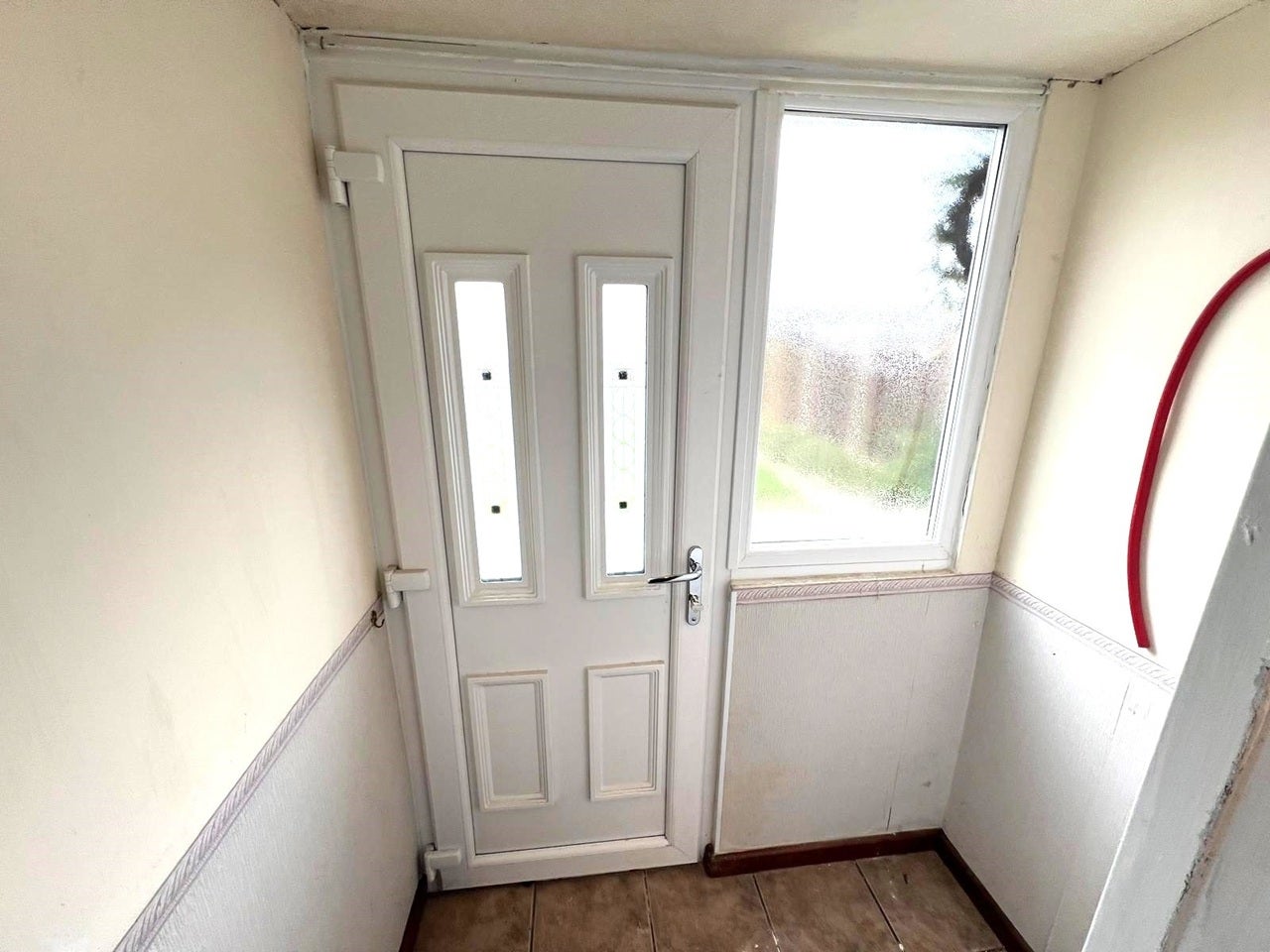 House Lewis Close in Willenhall