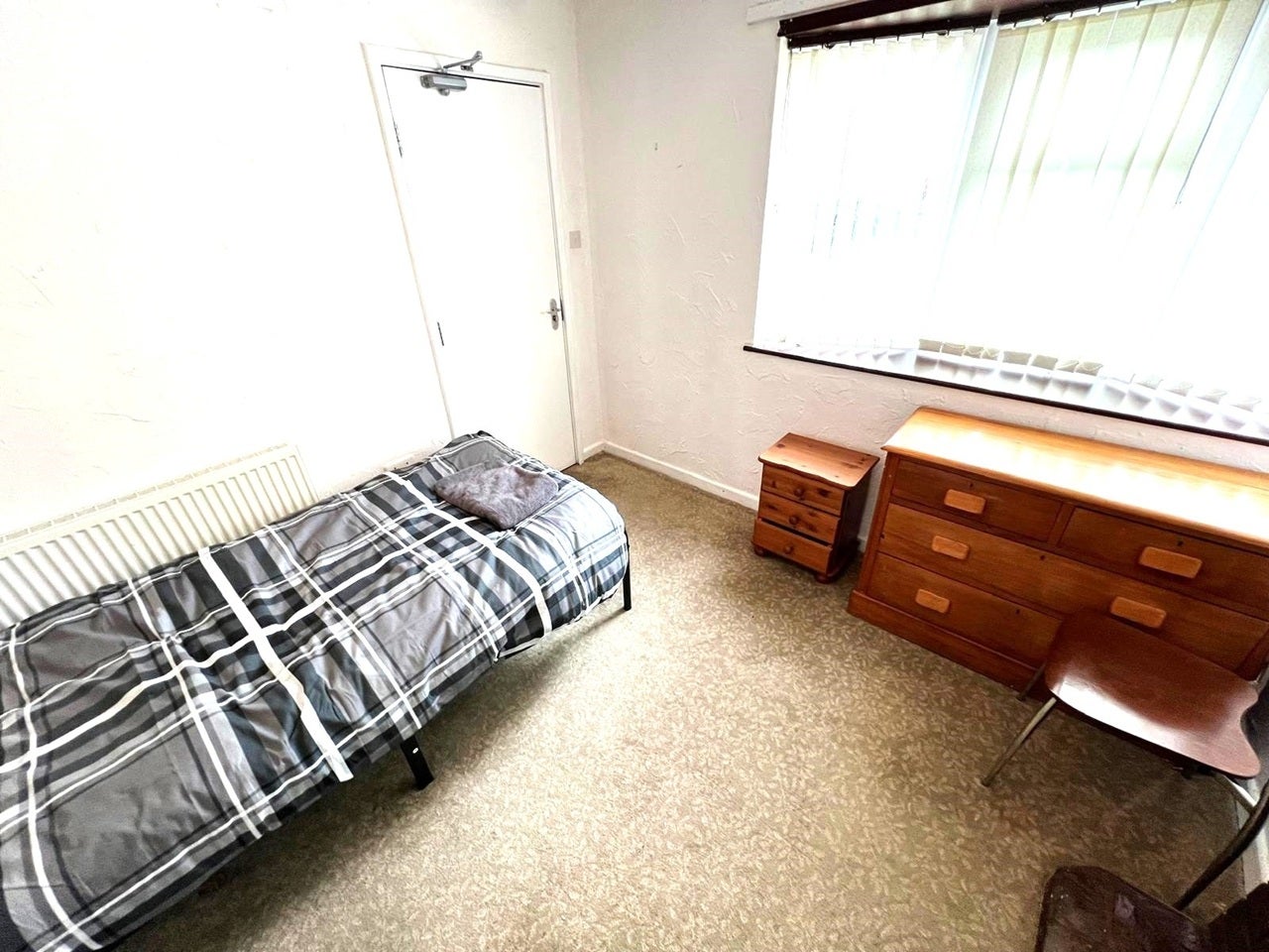 House Lewis Close in Willenhall