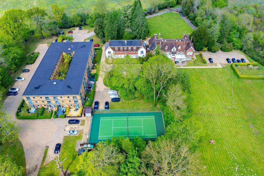 Flat Coopers Green Lane in Welwyn Hatfield