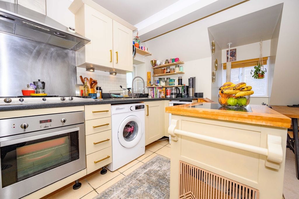 Flat Coopers Green Lane in Welwyn Hatfield