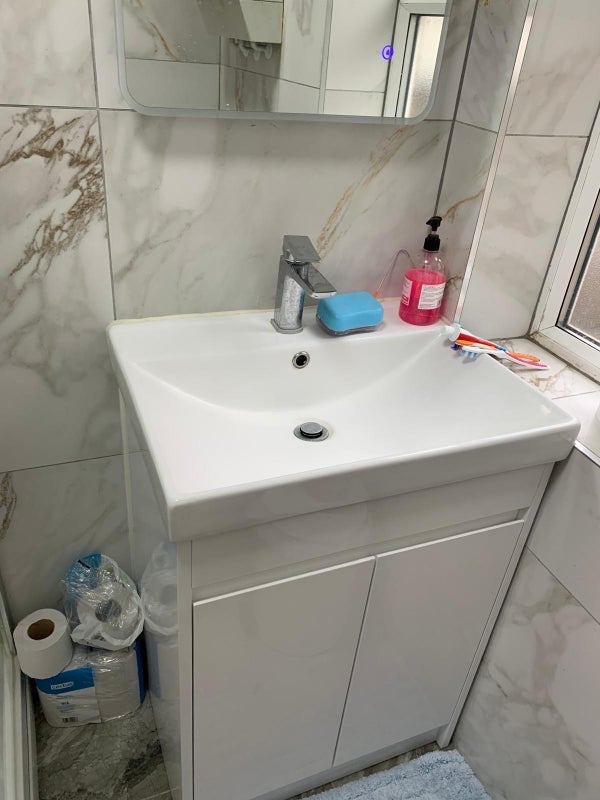 Room Cowper Avenue in Greater London